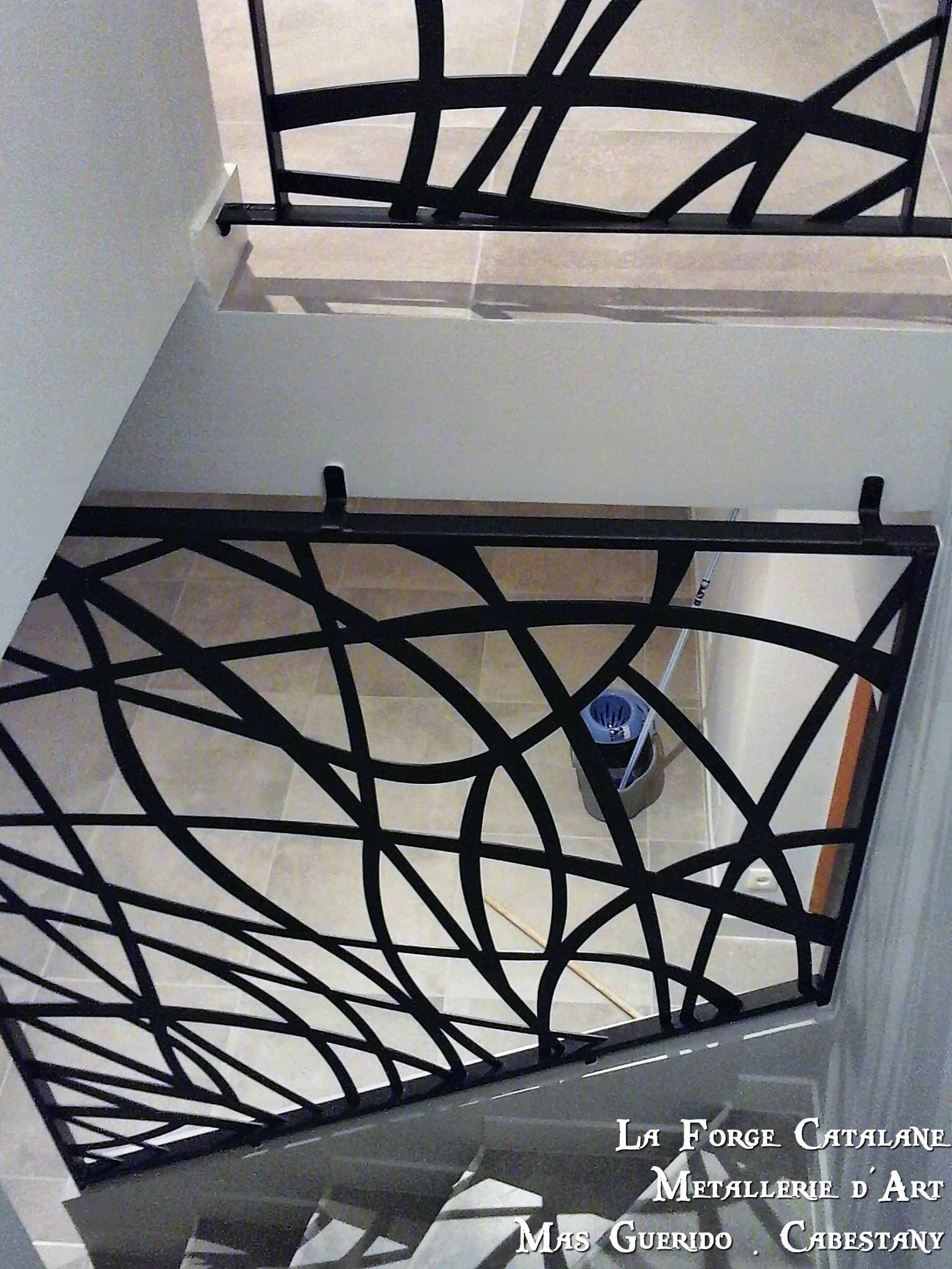 rambarde rampant rampe moderne decoupe laser toute hauteur fer La Forge Catalane (3).jpg